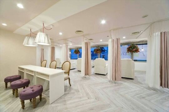 felim 烏丸店（フェリム カラスマテン）