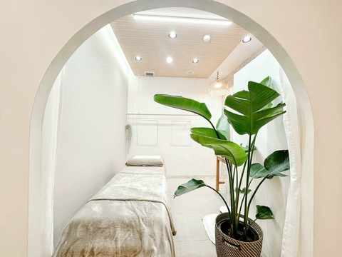 Extension TOMATO 梅田店（エクステンション トマト ウメダテン）