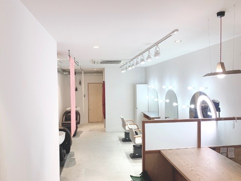 color world canna hair maison（カラー ワールド カンナ ヘア メゾン）