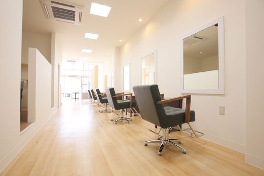 hairs moi!（ヘアーズ モイ）