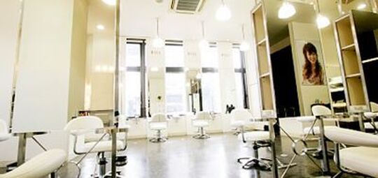 WiLL 江坂店（ウィル エサカテン）