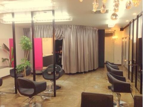 Ve-nus ART HAIR 五日市店（ビーナス アート ヘアー イツカイチテン）