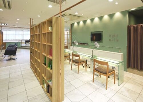 eye beauty × light nails 西宮店（アイ ビューティー ライト ネイルズ）