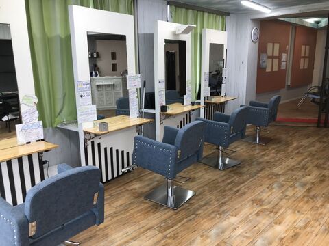 【伊勢田】≪月給18万円〜≫≪月8,9日休み≫≪キッズスペースあり≫最短2年でデビュー可能！営業時間内レッスンOK！地域密着型のアットホームサロン！「Atlas hair（アトラスヘアー）」からアシスタント（美容師）の求人☆★