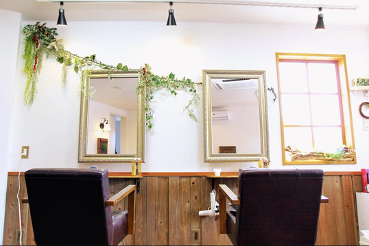 【熊取】≪社会保険制度あり≫入客チャンスがあるのでお給料も上がります！土日休暇も応相談、プライベートも大切にできる地域の人気サロン「mitte by Lumo hair（ミッテバイルモヘアー）」からスタイリスト（美容師）の求人★☆