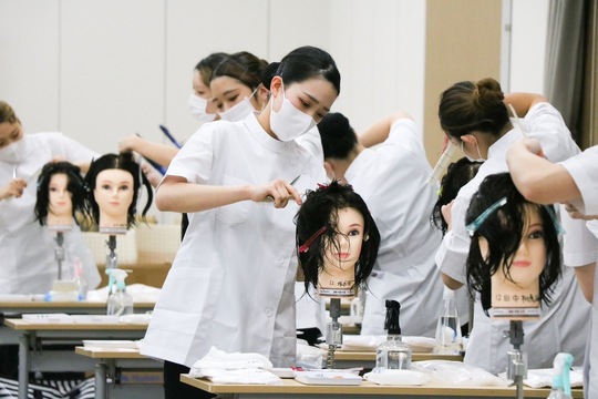 YIC京都ビューティ専門学校（ワイアイシーキョウトビューティセンモンガッコウ）