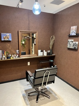 【JR難波】≪完全週休2日制≫≪実働8時間≫≪社会保険完備≫≪完全マンツーマン≫大手企業が手掛ける高単価サロン！福利厚生や条件面が整った会社です！「E 難波OCAT店（イーナンバオーキャットテン）」からスタイリスト（美容師）の求人★☆