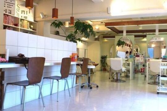 PERIST ROPHE横堤店（ペリストロフェ ヨコヅツミテン）