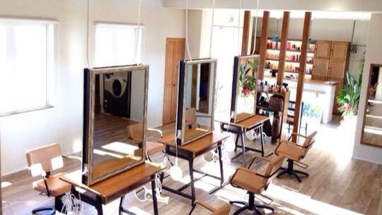 【白子】≪高収入も狙える≫≪働きやすい環境≫≪充実した福利厚生面≫明るい雰囲気でスタッフ同士仲が良い！美容師好きな人には働きやすいサロン！「nix-free（ニクスフリー）」からスタイリスト（美容師）の求人☆★