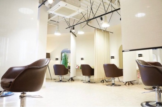 STORY... Hair Design（ストーリー ヘアー デザイン）