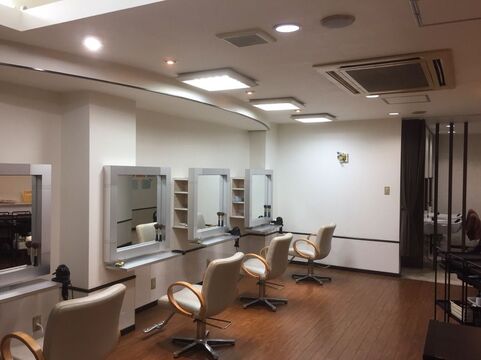 美容室 PURE（ビヨウシツ ピュア）