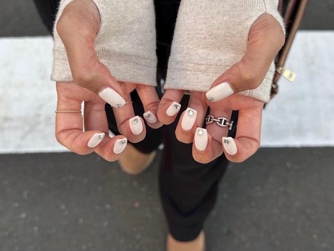 Lapis eyelash and nail 新宿店（ラピス アイラッシュ アンド ネイル シンジュクテン）