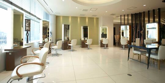 CLAUDE monet H2O・AVEDA 東京ビル TOKIA店（クロード モネ エイチツーオー アヴェダ トウキョウビル トキアテン）