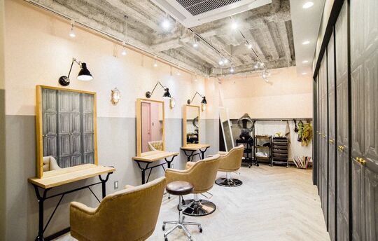 UNHAIR by shiomi H（アンヘアー バイ シオミ エイチ）