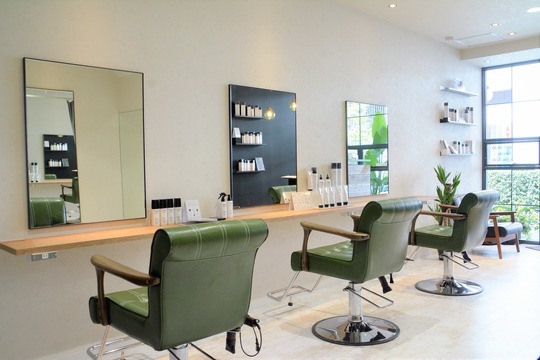 【府中駅】◆社会保険完備・完全週休2日制・産休育休実績あり・外部講習費半額負担◆幅広い年齢層のお客様が来店されます！営業時間外の拘束はなく、プライベートも大切にできる「HearPut 府中南口店（ハープットフチュウミナミグチテン）」からスタイリスト（美容師）の求人☆★☆