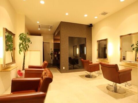 Rire Hair&Co.（リール ヘアーアンドカンパニー）