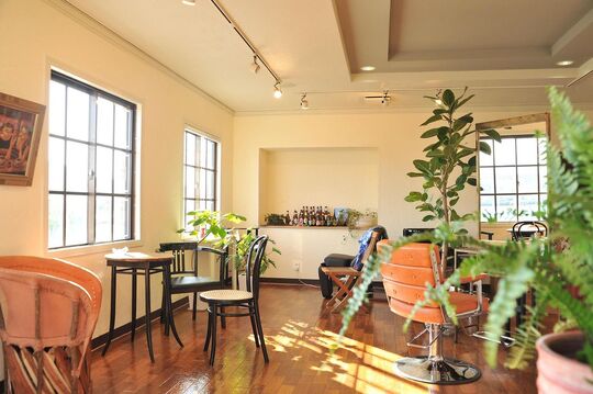 【JR徳島駅】≪平均総支給40万円！≫≪社会保険完備≫≪完全週休2日制≫産休育休制度などの嬉しい待遇あり！駅チカのヘアサロン「HAIR CREATION SOI（ヘアークリエーションソイ）」からスタイリスト（美容師）の求人☆★☆