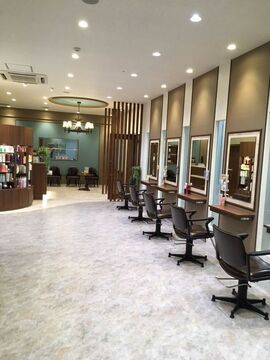 諏訪美容室 貝塚店（スワビヨウシツ カイヅカテン）