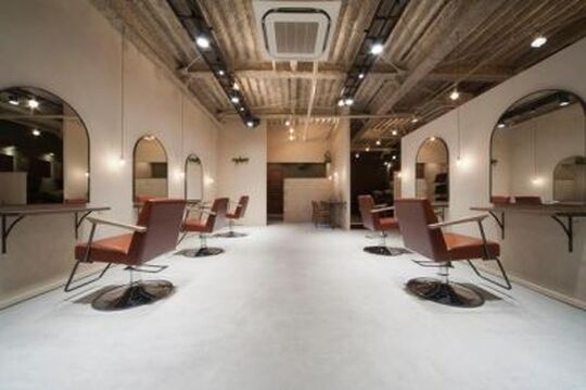 【沢ノ町】≪完全週休2日制≫≪有給休暇&GW休暇&リフレッシュ休暇あり≫≪社会保険完備≫お客様の心に伝わるデザインを創る人気ヘアサロン！！「nitens（ニテンス）」からアシスタント（美容師）の求人☆★☆