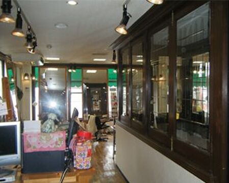 IWAI美容室 喜志店（イワイビヨウシツ キシテン）