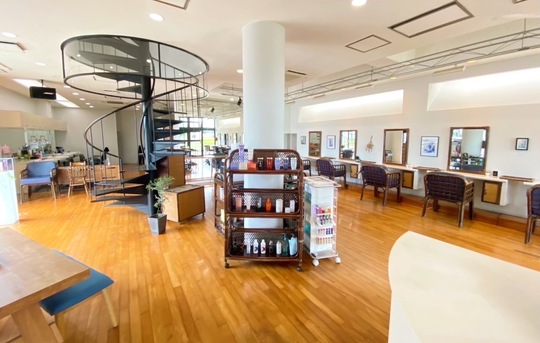 【矢加部駅】≪平均退勤時間18時30分～19時30分・有給休暇あり・着付けが学べる≫自分に合った柔軟な働き方ができる！！20～40代の大人女性に大人気のヘアサロン「KINDER GARTEN（キンダーガーデン）」からアシスタント（美容師）の求人☆★