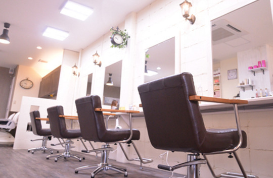 hairs BERRY 六地蔵店（ヘアーズ ベリー ロクジゾウテン）