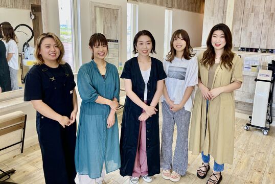 【西新発田】≪営業中レッスンOK≫≪日祝休みOK≫≪社会保険完備≫充実した福利厚生面で安心して永く働ける！「belle cheveux deux（ベルシュヴードゥー）」からアシスタント（美容師）の求人☆★