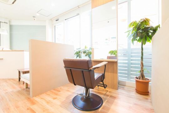 Hair＆Nail Salon FOREST.（ヘアー アンド ネイルサロン フォレスト）