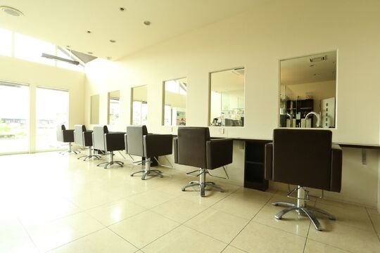 Be Shine 滝野店（ビィ シャイン タキノテン）