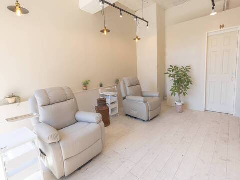 nail&eyelash CHARM（ネイルアンドアイラッシュ チャーム）