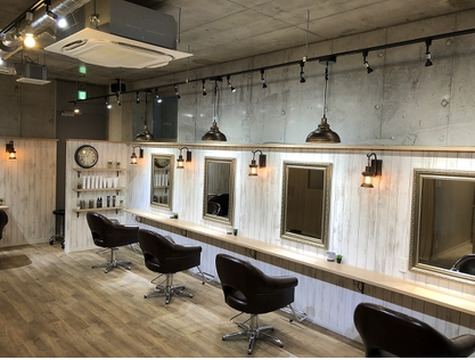 【田無】◆20時までに退勤可能・土日休みの相談OK・ママスタイリストさんも歓迎◆1人1人に応じて選べる働き方！がっつり働きたい方も、家庭と両立したい方も長く安心して働けるサロン「gram hair make（グラムヘアーメイク）」からスタイリスト（美容師）の求人★☆