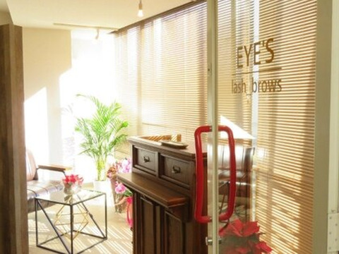 EYE’S lash_brows（アイズ ラッシュブロウ）