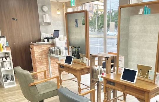 Hair salon Raruga 下曽根店（ヘア サロン ラルガ シモソネテン）