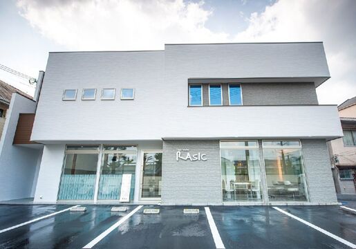 Hair Make RASIC（ヘア メイク ラジック）