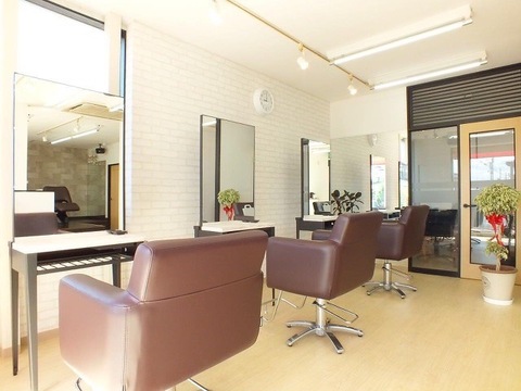 【みたけ】◆時短正社員可能・充実の福利厚生・保障給最大30万円◆お客様満足度が高く、リピートに繋げやすい環境です！入客チャンスも抜群で、安心して勤務できる「FEYU みたけ店（フィーユミタケテン）」からスタイリスト（美容師）の求人★☆