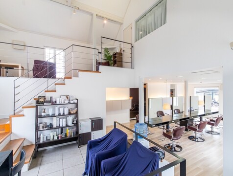 BEE´Z NEU（ビーズ ノイ）