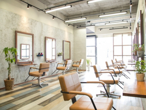 【三郷中央】正社員と業務委託を選択可能！■完全週休2日制・有給休暇あり・カット入客チャンス大・社会保険完備■営業時間がコンパクトなので、働くときはしっかり働く、休む時は休むとメリハリをつけて働けます！Laviere 三郷中央（ラヴィエールミサトチュウオウ）からスタイリスト（美容師）の求人☆★