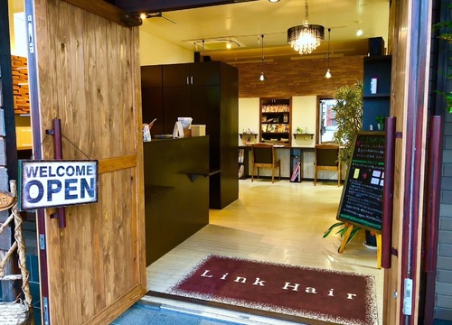 【酒見】≪日曜休みあり・社会保険完備・完全週休二日制・全席半個室≫働きやすい環境を大切にしています！幅広い年代の方との関わることのできる地域密着型サロン「Hair Make STREET（ヘアメイクストリート）」からアシスタント（美容師）の求人☆★