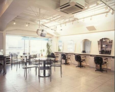 HAIR MAKE UE2三国ヶ丘駅前店（ヘアメイクウエニミクニガオカテン）