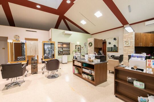 【富雄】≪月給24万円〜≫≪月8,9日休み≫≪社会保険完備≫≪18時までに帰宅可能≫入客チャンスあり！パートの方は週1日からの時短勤務OKなのでライフスタイルに合った働き方ができます！「hair salon nagomi（ヘアーサロンナゴミ）」からスタイリスト（美容師）の求人☆★☆