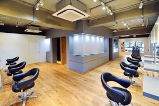 HIQU ROOM（ヒク ルーム）