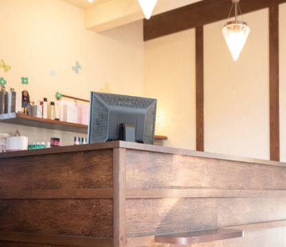 【養老】≪月給23〜28万円≫≪入客チャンスあり≫≪月8日休み≫≪社会保険完備≫経験や能力に応じて給料決定！正社員雇用でも働きやすい待遇面を用意しているサロン「chantik（チャンティ）」からスタイリスト（美容師）の求人☆★