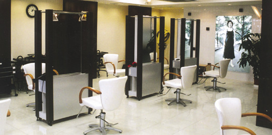 Hair Studio The edge 松井山手店（ヘアスタジオ ザ エッジ マツイヤマテテン）