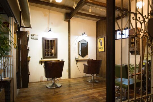 Hair Make Billow 丸亀店（ヘアー メイク ビロー マルガメテン）