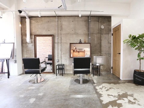 【四街道】≪完全週休2日制≫≪マンツーマン接客≫≪社会保険完備≫≪スタイリストのみのサロン≫≪予約のない日は遅出／早上がりあり≫正社員特有の縛りが少なく、業務委託のように働くことができます！美容師としてのレベルアップが目指せるサロンの「viproom（ヴィップルーム）」からスタイリスト（美容師）の求人★☆