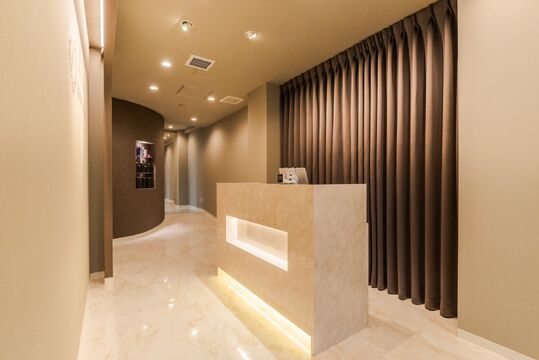 【新静岡】≪完全週休2日制≫≪土日の休み取得可能≫≪社会保険完備≫完全個室のリラクゼーションサロン。福利厚生だけでなく、働く環境も整えているので働きやすいです。「kammamia（カンマミア）」よりスタイリスト（美容師）の求人☆★