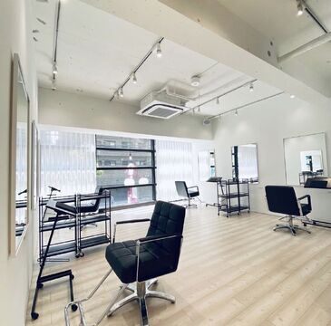 SAATCHI（サーチ）