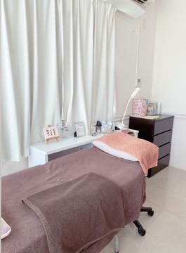 【首里】≪技術売上50％還元≫≪16時までに退勤OK≫≪ママさん歓迎≫ネイルとアイラッシュを併設するトータルビューティーサロン！お子さんのいるスタッフも多く、働きやすい環境です！「ROSE HOUSE 首里店（ローズハウスシュリテン）」からアイリスト（まつげエクステ、まつげパーマ）の求人☆☆