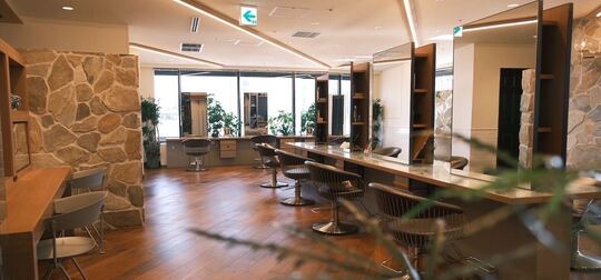 OASIS AVEDA（オアシス アヴェダ）