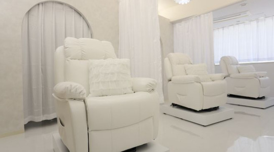 White Camellia 横浜関内店（ホワイト カメリア ヨホハマカンナイテン）